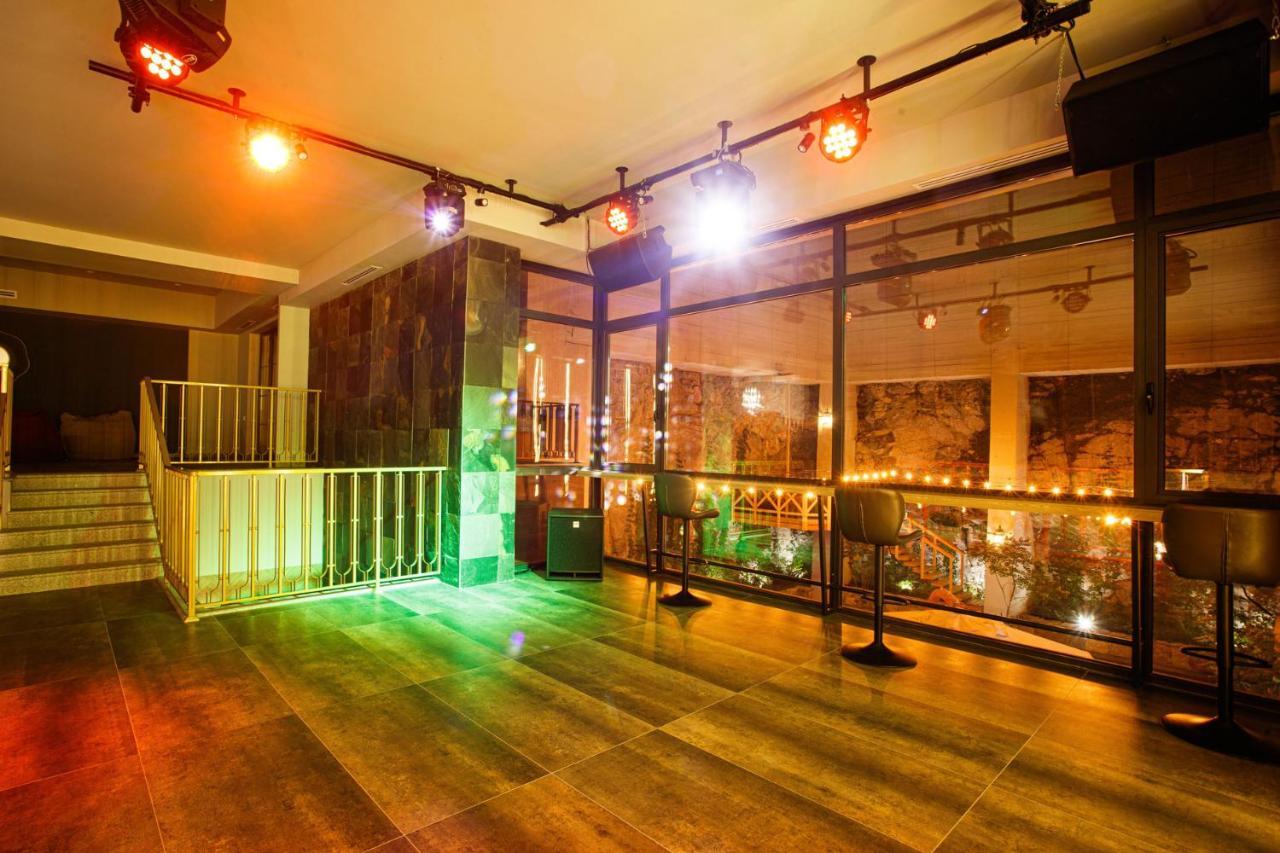 Ibiza Hotel&Spa エレバン エクステリア 写真